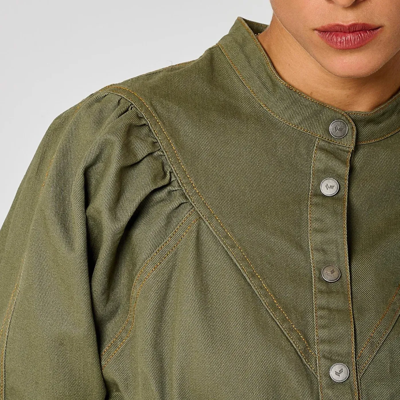 Robes<Kaporal MARIL
